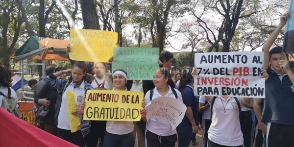 HOY / Estudiantes retomarán paro y cerrarán rutas: “No vamos a permitir que nos pisoteen”