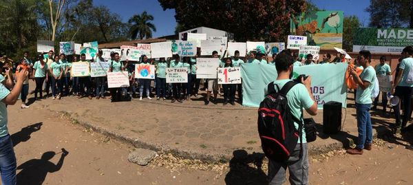 Organizaciones sociales se manifiestan contra la crisis climática