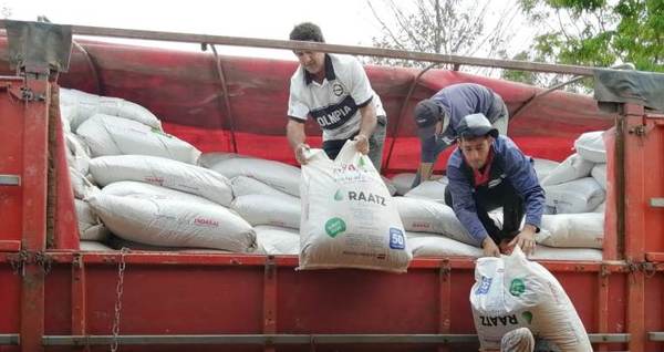 Pobladores de Yaguareté Forest reciben asistencia para apuntalar producción lechera
