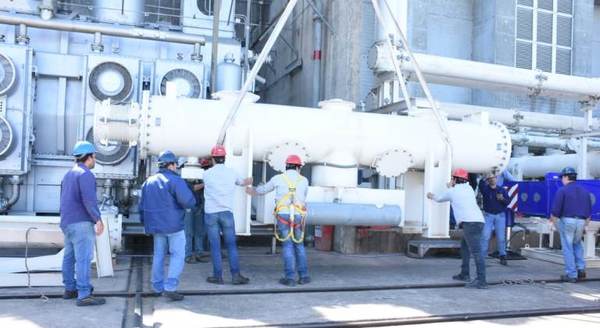Instalan las primeras piezas de la barra de 500 kV en Yacyretá