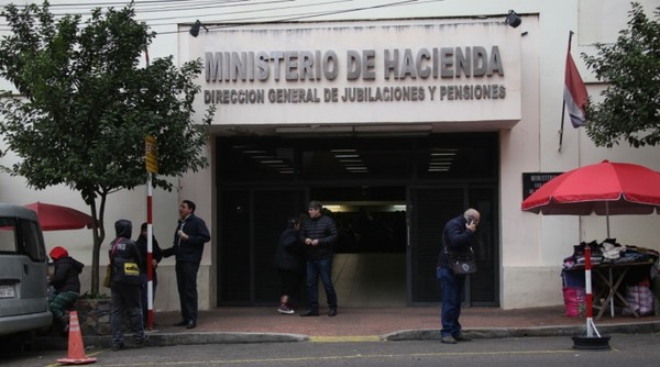 Disponen actualización masiva de datos de beneficiarios de la Caja Fiscal