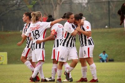Fútbol: Las chicas vuelven al torneo local - Fútbol - ABC Color