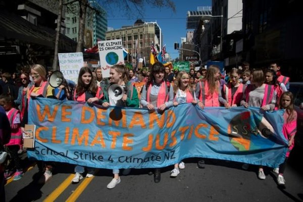 Huelga mundial por el clima congrega a más de 40 mil personas en Nueva Zelanda » Ñanduti