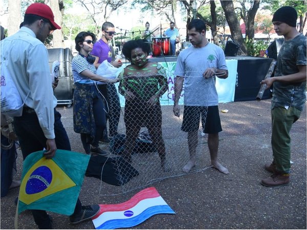 Jóvenes exigen cumplir  las leyes ambientales en Huelga por el Clima