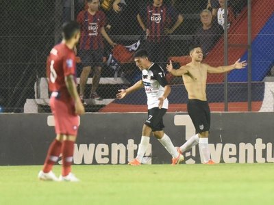 Superan adversidades
