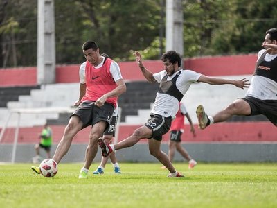 Tacuara entrena normal y está a disposición