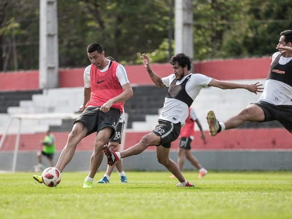 Tacuara entrena normal y está a disposición