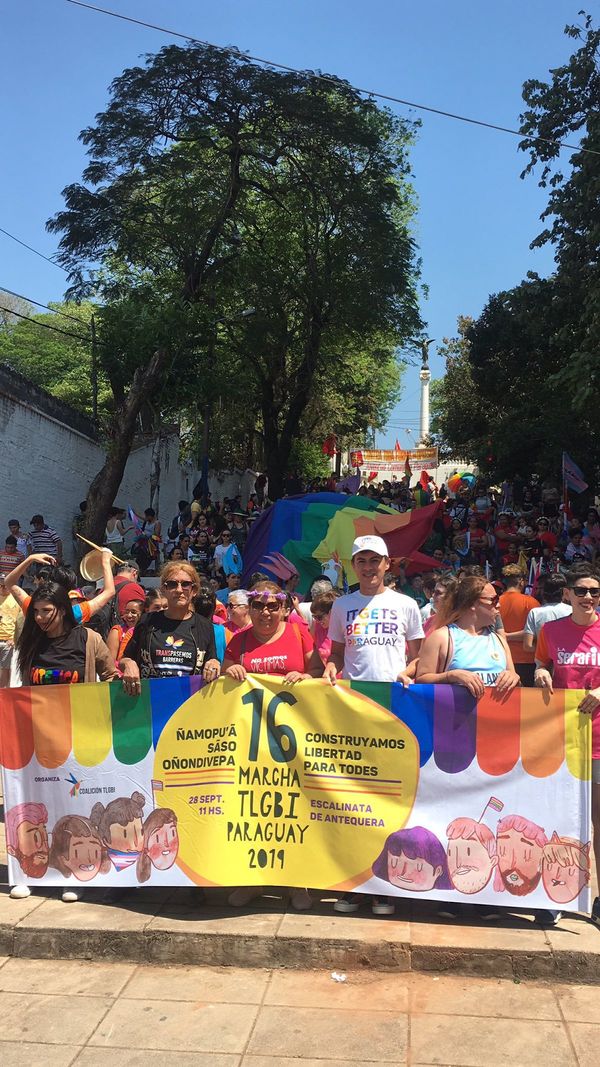 Con marcha y festival de arte, buscan una sociedad libre y justa
