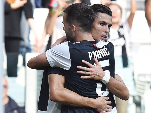 Pjanic y Cristiano guían a la Juventus y presionan al Inter