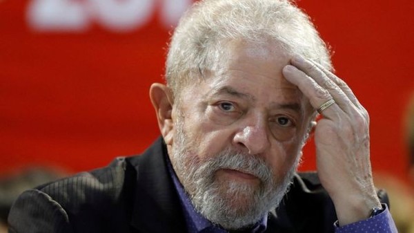 Diputado del PT pide liberación total de Lula da Silva