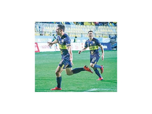 Los arietes guaraníes se pusieron al día con goles