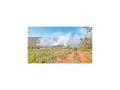 Cordillera del Ybytyruzú arde  y no logran extinguir   el incendio forestal