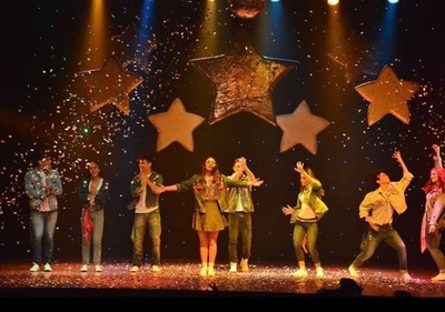 Nueva Función Del Show Joven Lia Love En El Teatro Latino