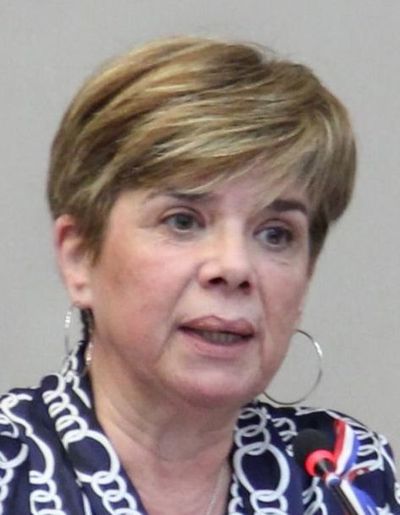 Abdo Benítez duerme con el enemigo, dice senadora - Política - ABC Color