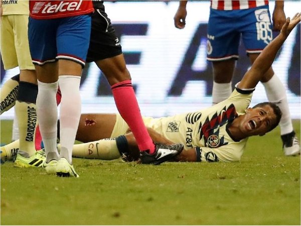 Escalofriante: Terrible lesión de Giovani dos Santos