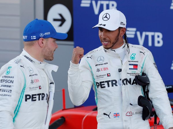 Hamilton gana en Sochi