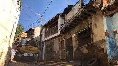Incendio en la Chacarita afecta a varias viviendas - Nacionales - ABC Color