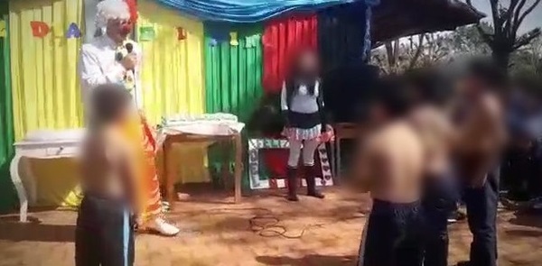 Identifican a payaso que desnudó a niños en un juego » Ñanduti