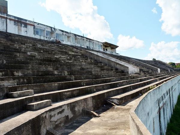 Estadio municipal de Concepción sigue inhabilitado y promesas de culminación sin cumplirse | Radio Regional 660 AM