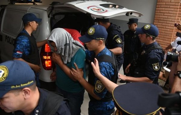 Policías detenidos se abstuvieron de declarar | Radio Regional 660 AM