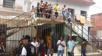 Tacumbú: Por cada 80 internos, un guardiacárcel - ADN Paraguayo