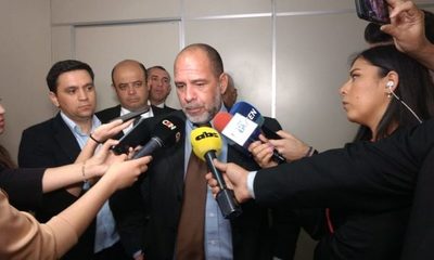 Dictan prisión para policías que presuntamente cubrían a narcos