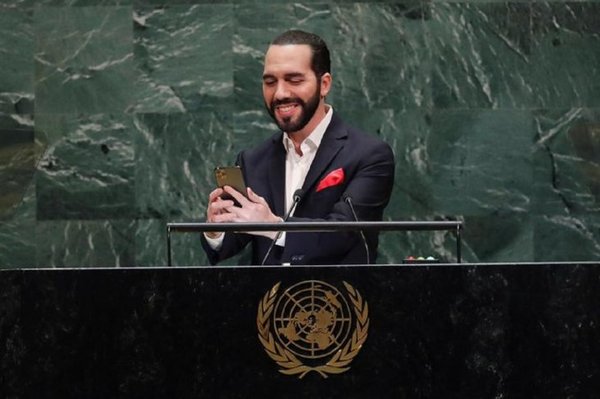 La selfie viral y el discurso millennial del presidente de El Salvador