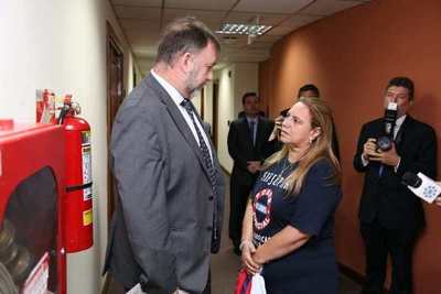Funcionarios de Corte levantan medida de fuerza