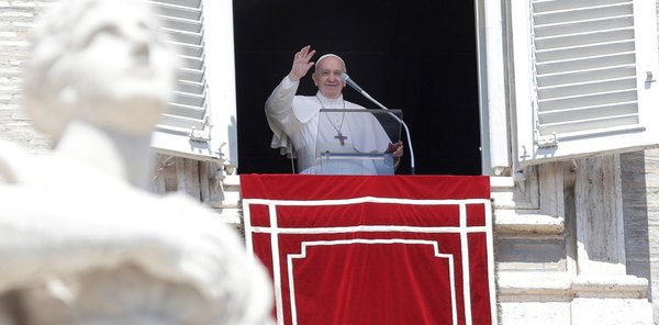 Papa Francisco: 'Recurrir a un adivino a que lea la mano no es de cristiano'