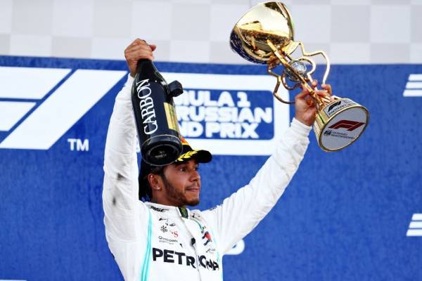 Mercedes se queda con la victoria en el Gran Premio de Rusia gracias a Hamilton » Ñanduti