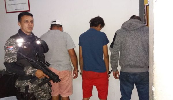 Detienen a tres sujetos con drogas y armas en CDE