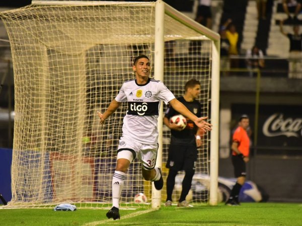 Olimpia triunfa y sigue firme al frente