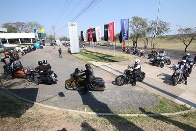 Motociclistas desfilaron contra el cáncer de próstata y el suicidio