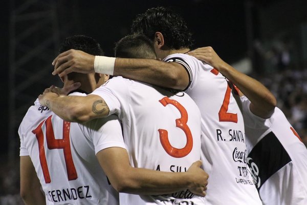 Olimpia triunfa y sigue en la punta del Clausura | .::Agencia IP::.