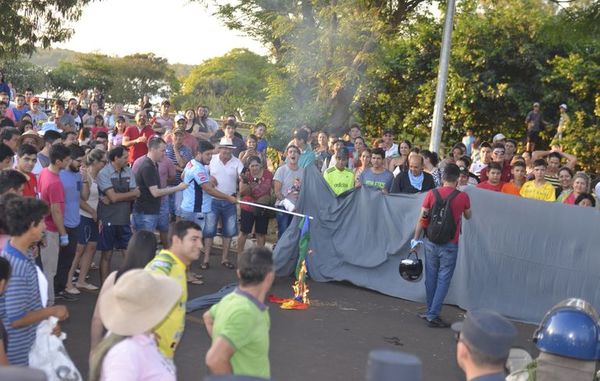 Marcha LGBT: intendente justificó agresión de los “Provida” - Nacionales - ABC Color