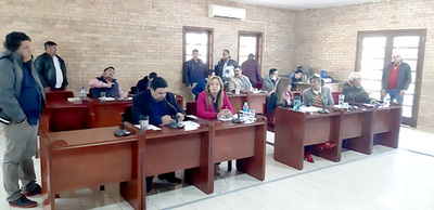 Junta aprueba con modificaciones llamado para adjudicar servicio de almuerzo escolar