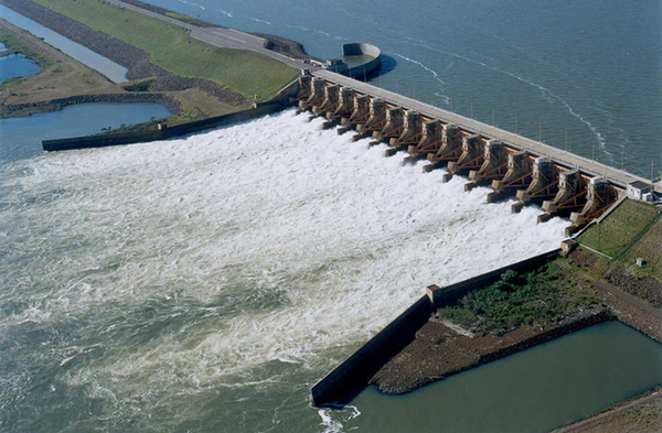 Denuncian que Argentina está vendiendo energía de la EBY al Brasil