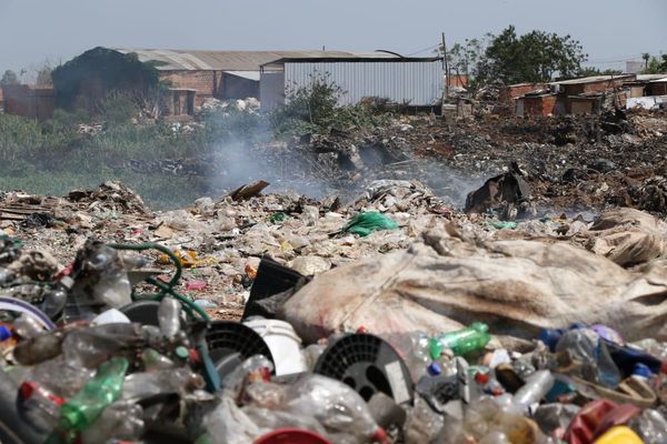 Recicladores temen que el fuego se reaviva en Cataura