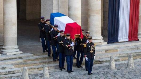 Francia despide con los máximos honores a Jacques Chirac | .::Agencia IP::.