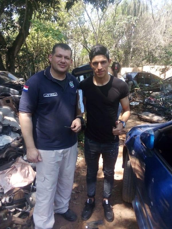 Policía llegó a desarmadero rastreando auto de futbolista - Nacionales - ABC Color