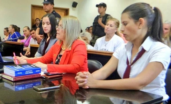 HOY / Violador de su hija la amenaza: "Si contaba las iba a poner en hule negro...que las iba a matar'