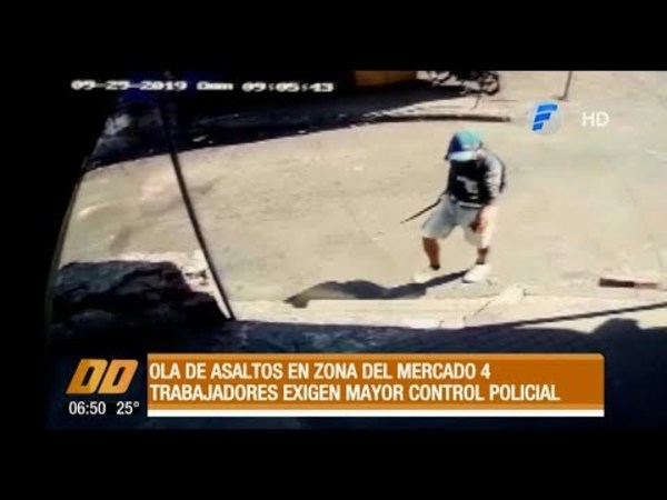 Hombre ataca con machete a dos mujeres y se lleva un celular