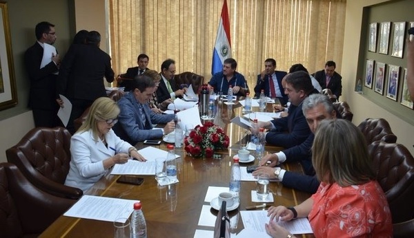 Establecen fecha de interpelación del Ministro Villamayor