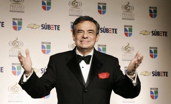 HOY / El mundo artístico llora la partida del "Príncipe de la Canción" José José