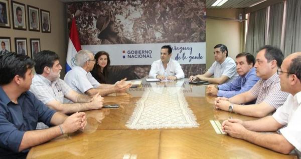 Avicultura paraguaya busca expandirse al mundo con acompañamiento del MAG