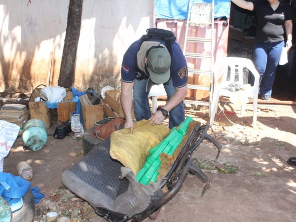 Detienen a 4 personas e incautan 100 kilos de marihuana