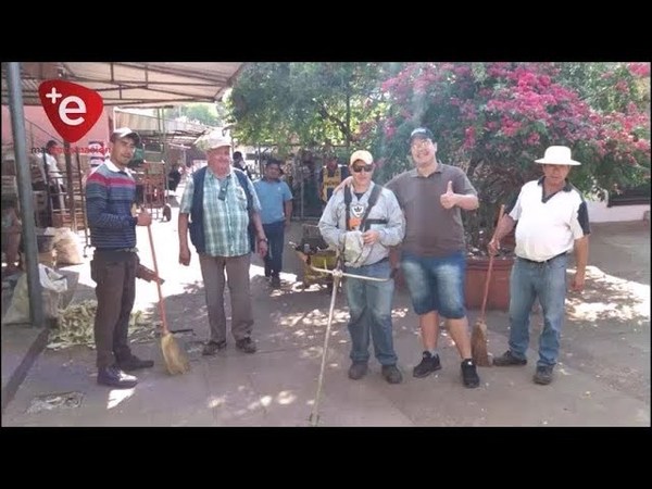 REALIZAN MINGA AMBIENTAL EN LA FERIA MUNICIPAL ''LA PLACITA''