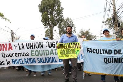 Nivelación salarial UNA: Falta firma del Ejecutivo para que vaya al Legislativo