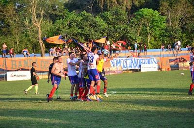 Carapegüeña y Guaraní de Trinidad, por un cupo en la Intermedia  - Fútbol - ABC Color