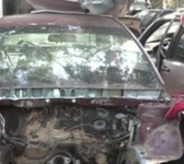 Fiscalía allana vivienda y encuentra más autos robados - Paraguay.com